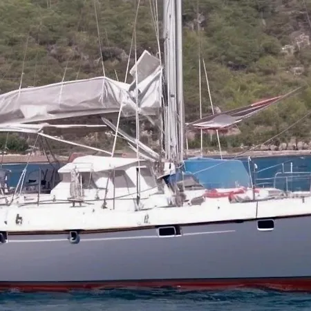 Boat 6 Person